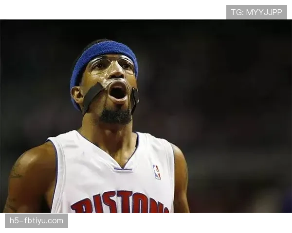 理查德·汉密尔顿无球跑位效率提升显著 拉开防守空间助活塞核心得分